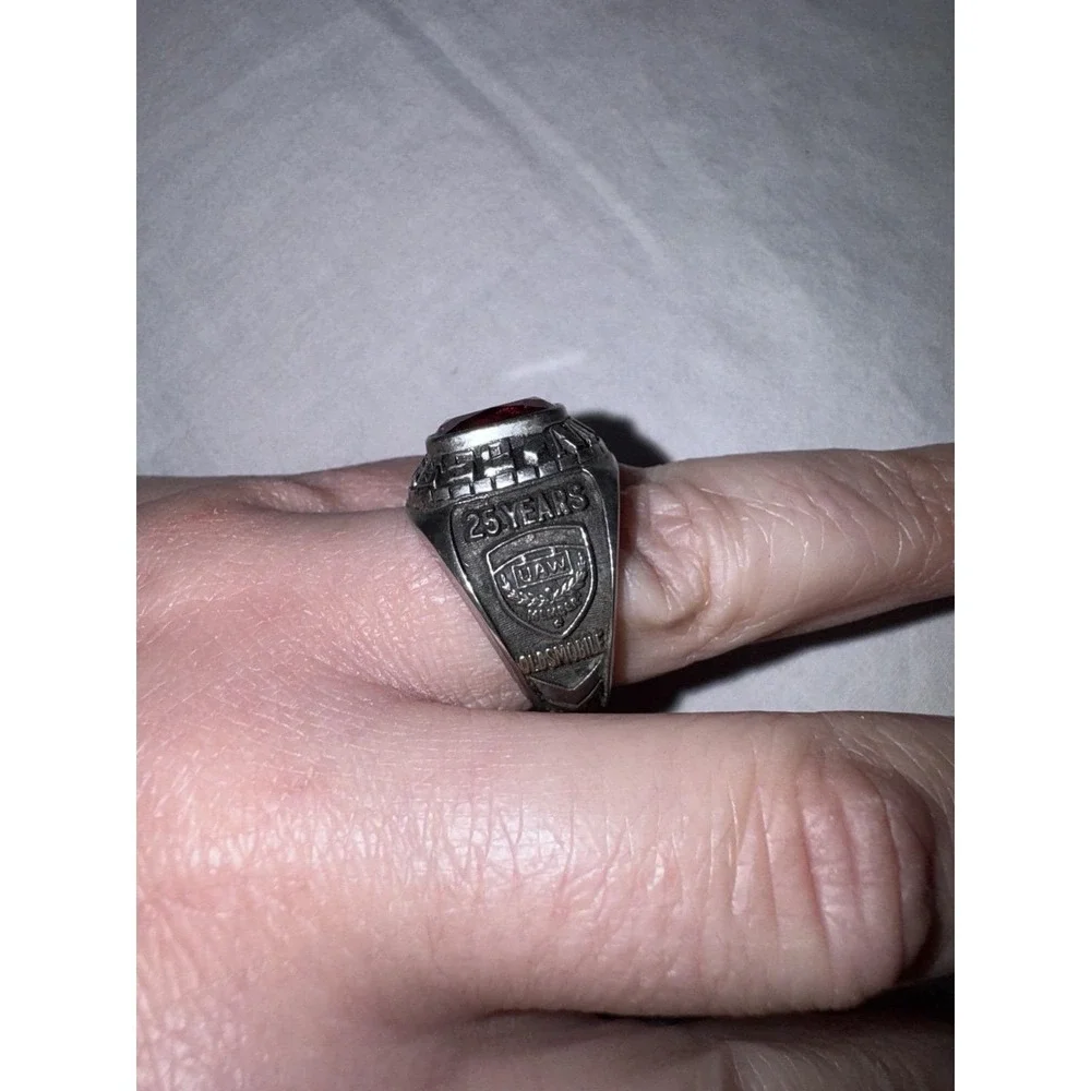 Local 652 UAW Ring-25 Years Of Service Oldsmobile Ring By Gemco Size 10 Red